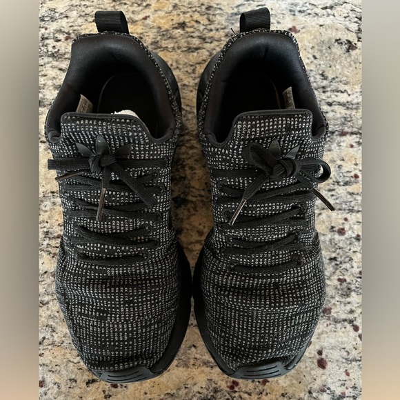 Adidas Swift Run - Picture 2 of 4